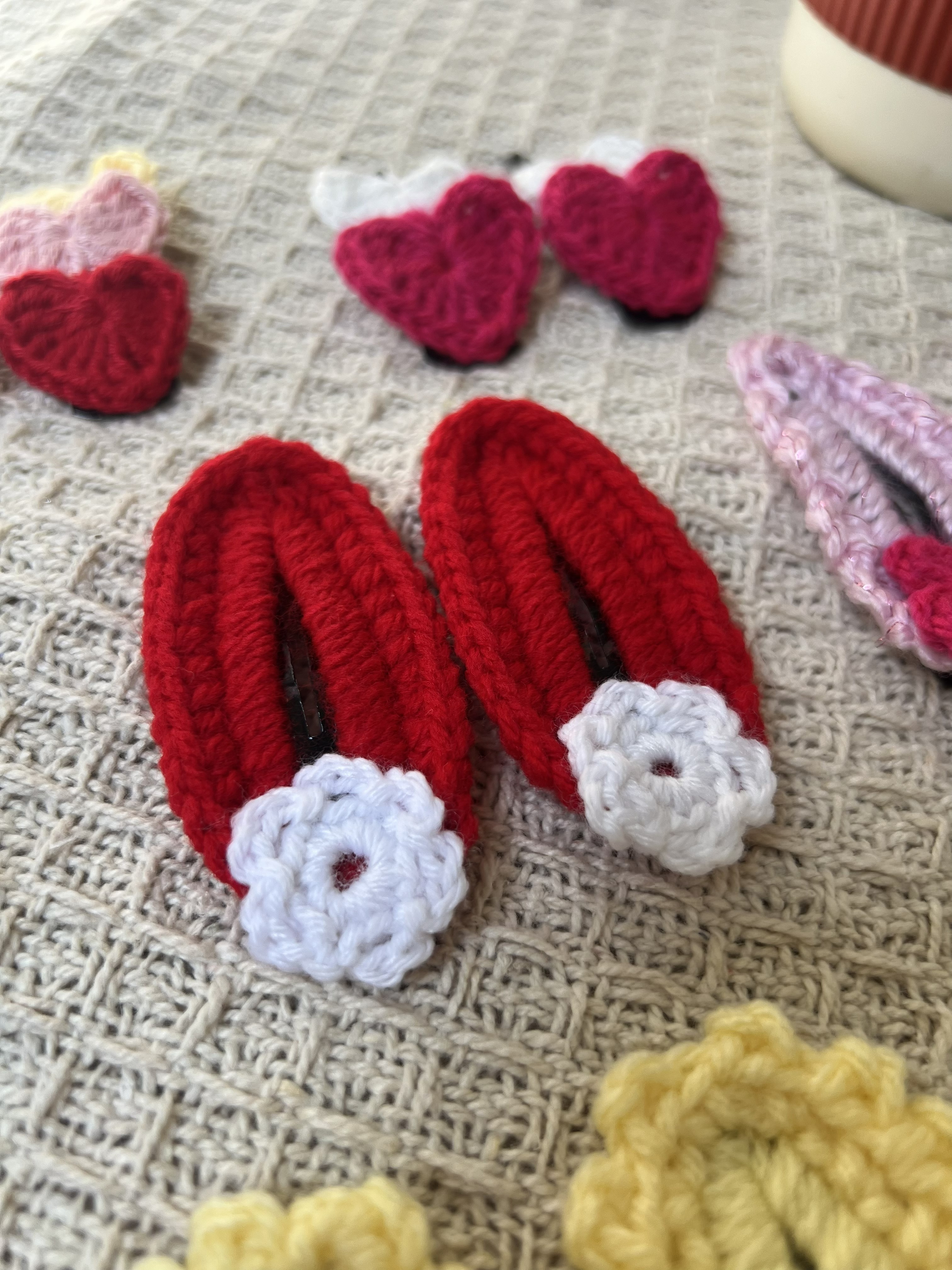 Hair clips alternate view